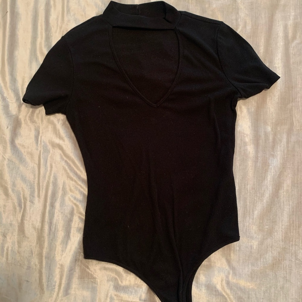 Short sleeved bodysuit
